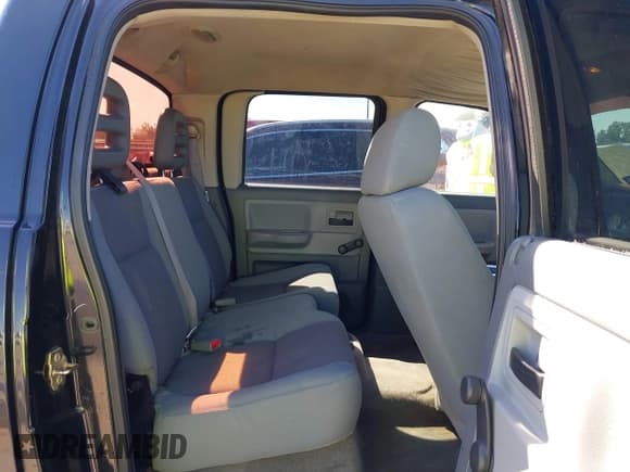 ✅ 2005 Dodge Dakota ST • VIN: 1D7HE28K45S157490 • Lot: 41778765. Wystawiony na IAAI z przebiegiem 187 575 mil. Bezpłatny archiwum sprzedaży aukcyjnych z USA i szczegółowy raport historii pojazdu na DreamBid. Zdjęcie 8.