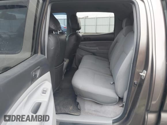 ✅ 2011 Toyota Tacoma • VIN: 3TMMU4FN8BM027687 • Lot: 41213163. Wystawiony na IAAI z przebiegiem 221 166 mil. Bezpłatny archiwum sprzedaży aukcyjnych z USA i szczegółowy raport historii pojazdu na DreamBid. Zdjęcie 8.