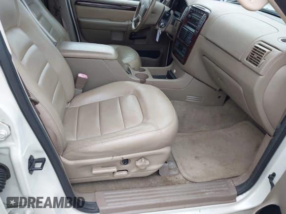 ✅ 2003 Ford Explorer • VIN: 1FMZU85W53ZB39205 • Lot: 42686675. Listed on IAAI with 95,499 mi. Free auction sales archive from the USA and detailed vehicle history report at DreamBid. Image 5.