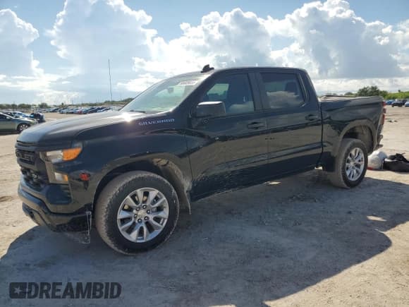 ✅ 2022 Chevrolet Silverado 1500 Custom • VIN: 3GCPABEK1NG639590 • Лот: 80809655. Опубликован ранее на Copart с пробегом 25 650 миль. Бесплатный доступ к архиву аукционных продаж из США и подробный отчёт об истории автомобиля на DreamBid. Изображение 1.