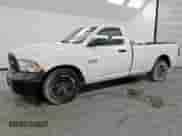 2017 Ram 1500 Tradesman z VIN 3C6JR6DG8HG768716, wystawiony jako Copart lot #80923085 z przebiegiem 154 341 mil mil oraz Czysty tytuł • Clean title. Historia ofert i sprzedaży dostępna na DreamBid. Obrazek 1.