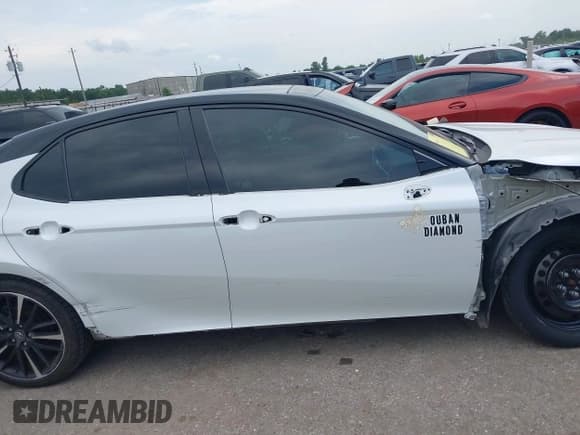 ✅ 2018 Toyota Camry XSE • VIN: 4T1BZ1HK1JU019446 • Лот: 42447643. Опубликован ранее на IAAI с пробегом 123 250 миль. Бесплатный доступ к архиву аукционных продаж из США и подробный отчёт об истории автомобиля на DreamBid. Изображение 13.