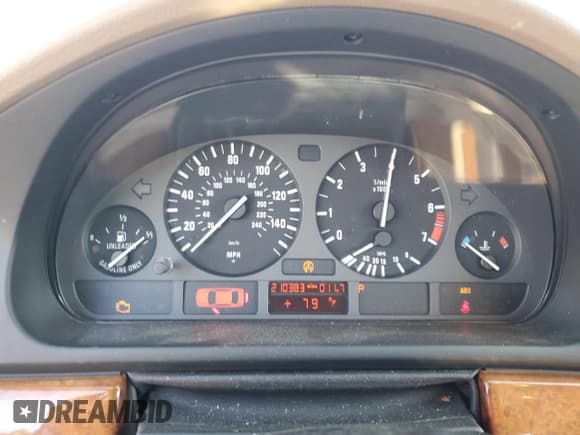 ✅ 1999 BMW 5 Series 528i • VIN: WBADP6330XBV61784 • Лот: 77685734. Опубликован ранее на Copart с пробегом 210 383 миль. Бесплатный доступ к архиву аукционных продаж из США и подробный отчёт об истории автомобиля на DreamBid. Изображение 9.