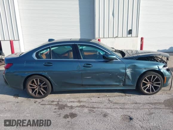 2021 BMW 3 Series 330i с VIN 3MW5R1J06M8B87978, выставлен на аукционе IAAI как лот 42752044 с пробегом 41 707 миль миль и . История ставок и продаж доступна на DreamBid. Изображение 13.