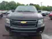 2014 Chevrolet Suburban LT z VIN 1GNSKJE74ER122546, wystawiony jako IAAI lot #42641722 z przebiegiem 435 000 mil mil oraz . Historia ofert i sprzedaży dostępna na DreamBid. Obrazek 12.