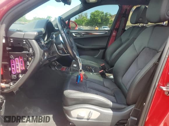 ✅ 2019 Porsche Macan • VIN: WP1AA2A52KLB07400 • Lot: 80820295. Listed on Copart with 22,941 mi. Free auction sales archive from the USA and detailed vehicle history report at DreamBid. Image 7.