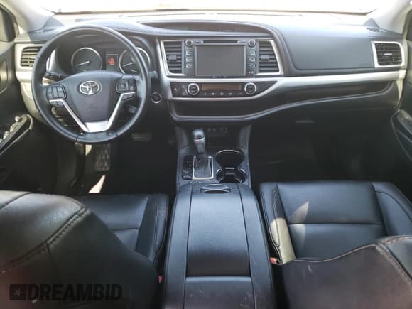 ✅ 2019 Toyota Highlander SE • VIN: 5TDKZRFH2KS574745 • Lot: 80111035. Wystawiony na Copart z przebiegiem 93 587 mil. Bezpłatny archiwum sprzedaży aukcyjnych z USA i szczegółowy raport historii pojazdu na DreamBid. Zdjęcie 8.