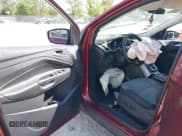 ✅ 2014 Ford Escape SE • VIN: 1FMCU0GX5EUC16474 • Lot: 40276119. Wystawiony na IAAI z przebiegiem 112 714 mil. Bezpłatny archiwum sprzedaży aukcyjnych z USA i szczegółowy raport historii pojazdu na DreamBid. Zdjęcie 5.