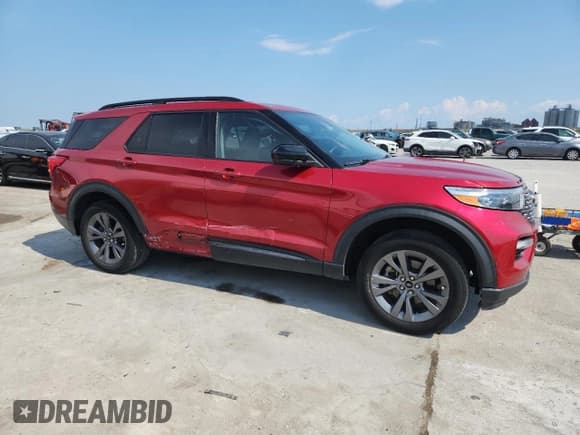 ✅ 2022 Ford Explorer XLT • VIN: 1FMSK7DH0NGA08895 • Lot: 80514805. Wystawiony na Copart z przebiegiem 149 549 mil. Bezpłatny archiwum sprzedaży aukcyjnych z USA i szczegółowy raport historii pojazdu na DreamBid. Zdjęcie 4.