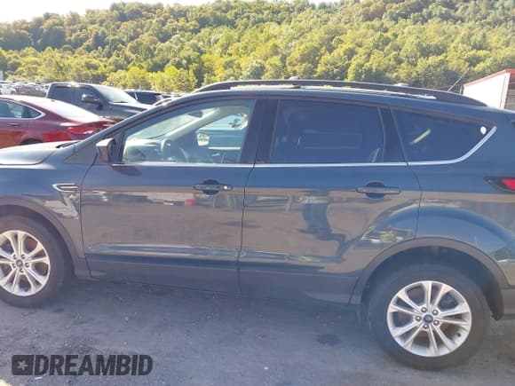 ✅ 2019 Ford Escape SE • VIN: 1FMCU9GD4KUA60546 • Лот: 43163019. Опубликован ранее на IAAI с пробегом 145 300 миль. Бесплатный доступ к архиву аукционных продаж из США и подробный отчёт об истории автомобиля на DreamBid. Изображение 14.