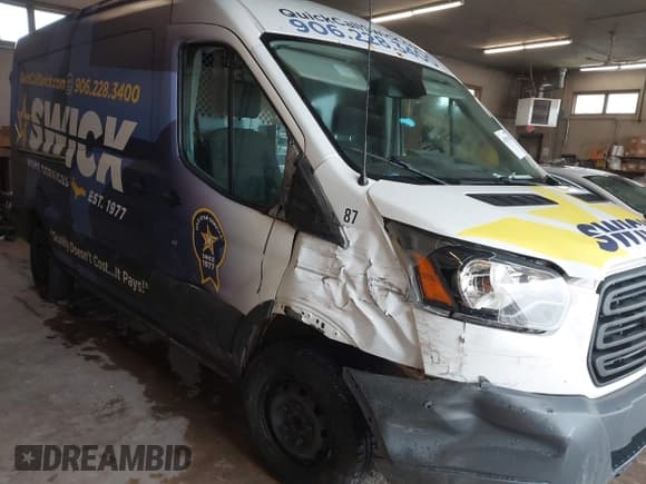 ✅ 2016 Ford Transit Cargo • VIN: 1FTYR2CM3GKA99298 • Lot: 42983180. Listed on IAAI with 127,890 mi. Free auction sales archive from the USA and detailed vehicle history report at DreamBid. Image 6.