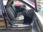 ✅ 2015 Volkswagen Passat SEL Premium • VIN: 1VWCV7A3XFC004092 • Лот: 42411778. Опубликован ранее на IAAI с пробегом 286 891 миль. Бесплатный доступ к архиву аукционных продаж из США и подробный отчёт об истории автомобиля на DreamBid. Изображение 5.