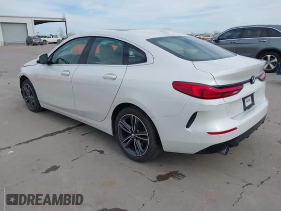 ✅ 2022 BMW 2 Series 228i • VIN: WBA53AK04N7K12122 • Lot: 41794766. Wystawiony na IAAI z przebiegiem 61 518 mil. Bezpłatny archiwum sprzedaży aukcyjnych z USA i szczegółowy raport historii pojazdu na DreamBid. Zdjęcie 3.