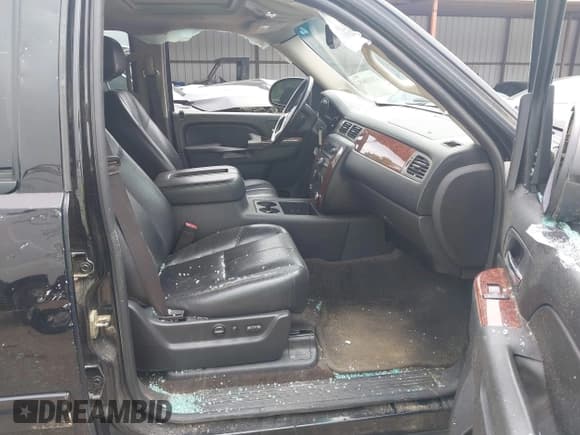 ✅ 2014 Chevrolet Tahoe LT • VIN: 1GNSCBE04ER141927 • Lot: 42651845. Listed on IAAI with 89,980 mi. Free auction sales archive from the USA and detailed vehicle history report at DreamBid. Image 5.