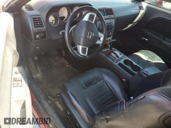 ✅ 2012 Dodge Challenger R/T Classic • VIN: 2C3CDYBT1CH269863 • Lot: 50662955. Wystawiony na Copart z przebiegiem Nie podano. Bezpłatny archiwum sprzedaży aukcyjnych z USA i szczegółowy raport historii pojazdu na DreamBid. Zdjęcie 8.