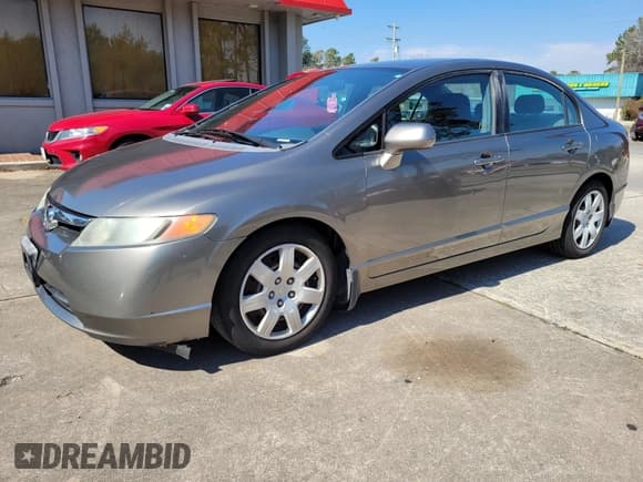 ✅ 2008 Honda Civic LX • VIN: 2HGFA16528H351971 • Лот: 41810695. Опубликован ранее на IAAI с пробегом 221 757 миль. Бесплатный доступ к архиву аукционных продаж из США и подробный отчёт об истории автомобиля на DreamBid. Изображение 2.