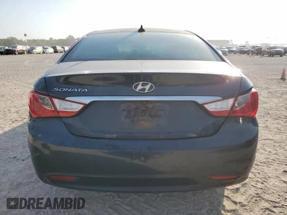 2013 Hyundai Sonata GLS z VIN 5NPEB4AC2DH605386, wystawiony jako Copart lot #82720875 z przebiegiem 162 270 mil mil oraz Czysty tytuł • Clean title. Historia ofert i sprzedaży dostępna na DreamBid. Obrazek 6.