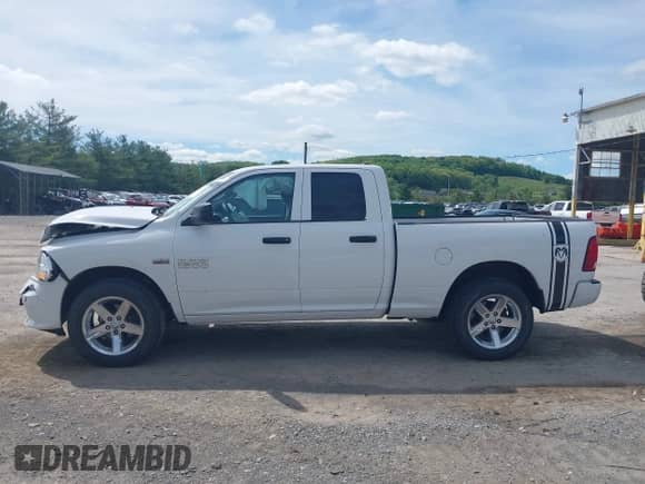 2015 Ram 1500 Express с VIN 1C6RR7FT7FS567009, выставлен на аукционе IAAI как лот 42201066 с пробегом 34 424 миль миль и . История ставок и продаж доступна на DreamBid. Изображение 14.