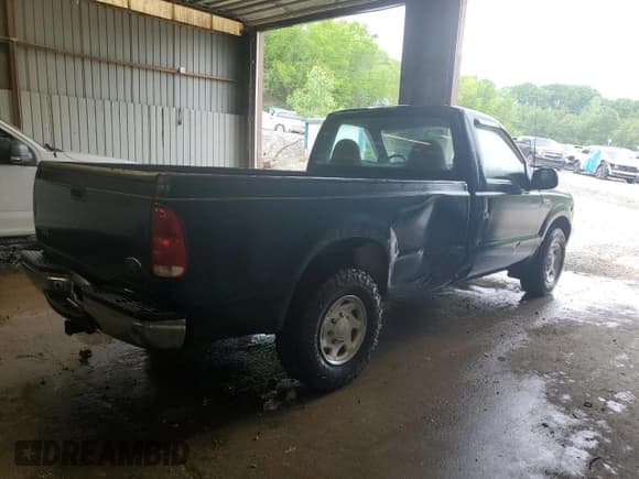 ✅ 1999 Ford F-250 XL • VIN: 1FTNF20L9XEE52553 • Lot: 56112035. Listed on Copart with 114,086 mi. Free auction sales archive from the USA and detailed vehicle history report at DreamBid. Image 3.