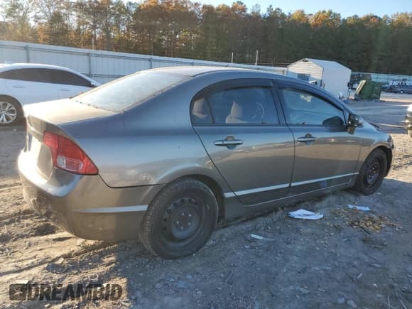 ✅ 2007 Honda Civic LX • VIN: 2HGFA16537H300347 • Лот: 91843695. Опубликован ранее на Copart с пробегом 272 789 миль. Бесплатный доступ к архиву аукционных продаж из США и подробный отчёт об истории автомобиля на DreamBid. Изображение 3.