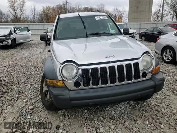 ✅ 2007 Jeep Liberty Sport • VIN: 1J4GL48K67W571447 • Лот: 91571335. Опубликован ранее на Copart с пробегом 155 172 миль. Бесплатный доступ к архиву аукционных продаж из США и подробный отчёт об истории автомобиля на DreamBid. Изображение 14.