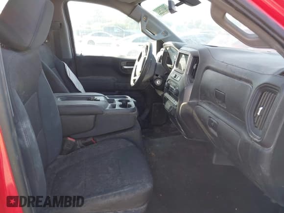 ✅ 2020 Chevrolet Silverado 1500 Custom • VIN: 1GCRWBEF3LZ104268 • Lot: 42083062. Wystawiony na IAAI z przebiegiem 85 582 mil. Bezpłatny archiwum sprzedaży aukcyjnych z USA i szczegółowy raport historii pojazdu na DreamBid. Zdjęcie 5.