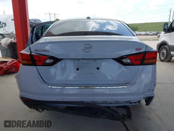 ✅ 2023 Nissan Altima SR • VIN: 1N4BL4CV4PN372362 • Lot: 43114169. Listed on IAAI with 18,011 mi. Free auction sales archive from the USA and detailed vehicle history report at DreamBid. Image 16.