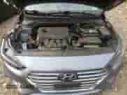 2018 Hyundai Accent Limited z VIN 3KPC34A31JE020271, wystawiony jako Copart lot #75276903 z przebiegiem 71 073 mil mil oraz . Historia ofert i sprzedaży dostępna na DreamBid. Obrazek 11.