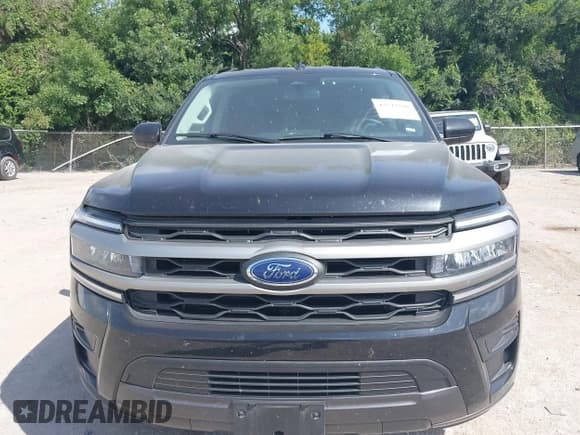 ✅ 2024 Ford Expedition XLT • VIN: 1FMJU1J85REA23692 • Lot: 42543140. Listed on IAAI with 39,210 mi. Free auction sales archive from the USA and detailed vehicle history report at DreamBid. Image 12.