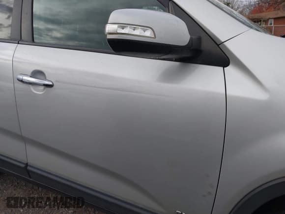 ✅ 2014 Kia Sorento LX • VIN: 5XYKTCA68EG538077 • Lot: 43697961. Wystawiony na IAAI z przebiegiem 144 776 mil. Bezpłatny archiwum sprzedaży aukcyjnych z USA i szczegółowy raport historii pojazdu na DreamBid. Zdjęcie 17.