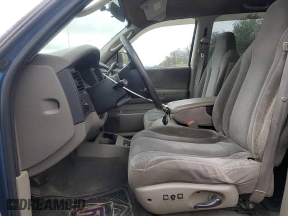 2004 Dodge Dakota SLT z VIN 1D7HG48K04S739865, wystawiony jako Copart lot #57867265 z przebiegiem 214 698 mil mil oraz Czysty tytuł • Clean title. Historia ofert i sprzedaży dostępna na DreamBid. Obrazek 7.