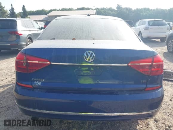 ✅ 2016 Volkswagen Passat S • VIN: 1VWAT7A37GC051935 • Lot: 43221907. Wystawiony na IAAI z przebiegiem 125 096 mil. Bezpłatny archiwum sprzedaży aukcyjnych z USA i szczegółowy raport historii pojazdu na DreamBid. Zdjęcie 16.