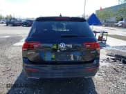 ✅ 2019 Volkswagen Tiguan SE • VIN: 3VV2B7AX3KM107763 • Lot: 43390947. Wystawiony na IAAI z przebiegiem 59 523 mil. Bezpłatny archiwum sprzedaży aukcyjnych z USA i szczegółowy raport historii pojazdu na DreamBid. Zdjęcie 17.