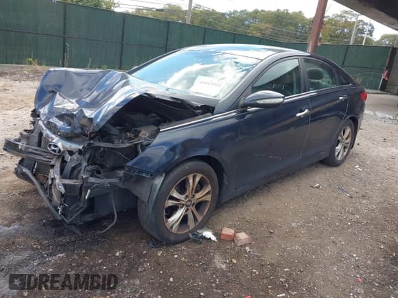 ✅ 2013 Hyundai Sonata SE • VIN: 5NPEC4AC1DH579957 • Lot: 43413523. Listed on IAAI with 252,655 mi. Free auction sales archive from the USA and detailed vehicle history report at DreamBid. Image 2.