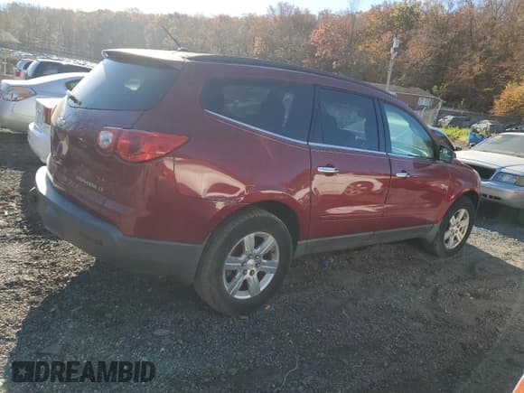 ✅ 2011 Chevrolet Traverse 1LT • VIN: 1GNKRGED0BJ277738 • Lot: 90813815. Wystawiony na Copart z przebiegiem 218 244 mil. Bezpłatny archiwum sprzedaży aukcyjnych z USA i szczegółowy raport historii pojazdu na DreamBid. Zdjęcie 3.