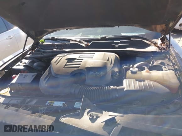 ✅ 2015 Dodge Challenger SXT Plus • VIN: 2C3CDZBG9FH709633 • Lot: 43673430. Wystawiony na IAAI z przebiegiem 77 872 mil. Bezpłatny archiwum sprzedaży aukcyjnych z USA i szczegółowy raport historii pojazdu na DreamBid. Zdjęcie 10.