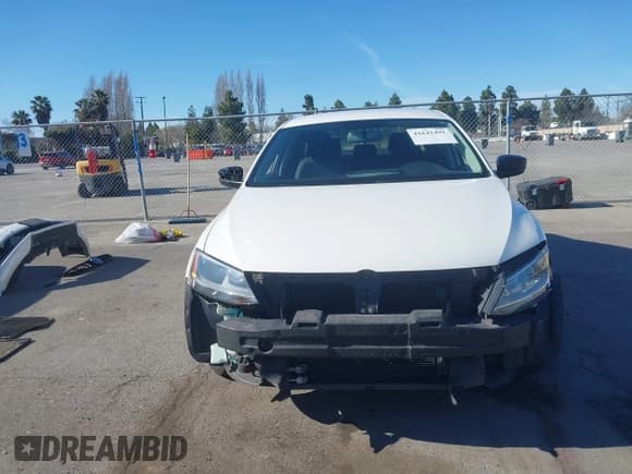 ✅ 2012 Volkswagen Jetta S • VIN: 3VW2K7AJXCM355596 • Lot: 41642491. Listed on IAAI with 130,937 mi. Free auction sales archive from the USA and detailed vehicle history report at DreamBid. Image 13.