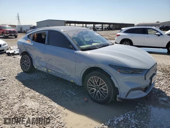 ✅ 2024 Ford Mustang Mach-E Premium • VIN: 3FMTK3R72RMA15369 • Лот: 50387625. Опубликован ранее на Copart с пробегом 1 440 миль. Бесплатный доступ к архиву аукционных продаж из США и подробный отчёт об истории автомобиля на DreamBid. Изображение 4.