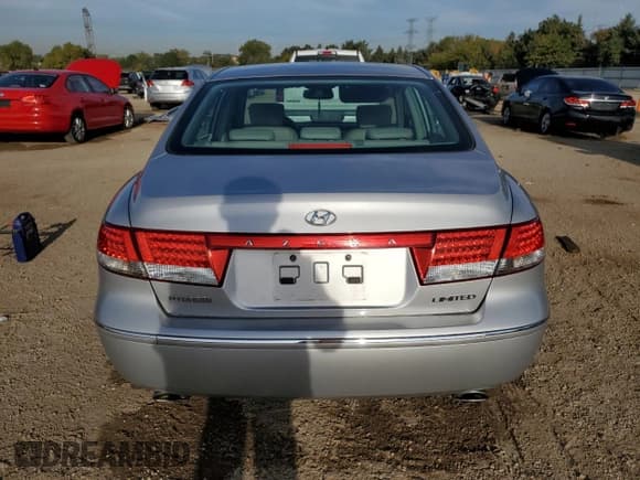 ✅ 2006 Hyundai Azera SE • VIN: KMHFC46F86A083308 • Lot: 84733895. Listed on Copart with 118,913 mi. Free auction sales archive from the USA and detailed vehicle history report at DreamBid. Image 6.