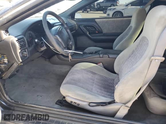 2002 Chevrolet Camaro Z28 z VIN 2G1FP22G922146192, wystawiony jako Copart lot #87924525 z przebiegiem 151 770 mil mil oraz Szkoda całkowita • Salvage title. Historia ofert i sprzedaży dostępna na DreamBid. Obrazek 7.