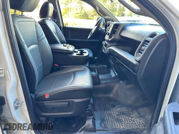 ✅ 2020 Ram 3500 Tradesman • VIN: 3C7WRTCLXLG279872 • Lot: 60653715. Wystawiony na Copart z przebiegiem 221 830 mil. Bezpłatny archiwum sprzedaży aukcyjnych z USA i szczegółowy raport historii pojazdu na DreamBid. Zdjęcie 5.