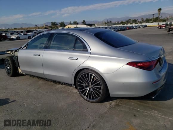 ✅ 2022 Mercedes-Benz S 500 • VIN: W1K6G6DB8NA102867 • Lot: 71630393. Wystawiony na Copart z przebiegiem 13 438 mil. Bezpłatny archiwum sprzedaży aukcyjnych z USA i szczegółowy raport historii pojazdu na DreamBid. Zdjęcie 2.
