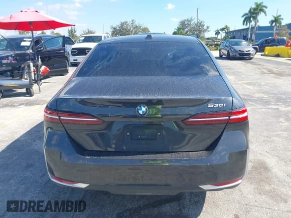 ✅ 2026 BMW 5 Series 530i • VIN: WBA43FJ04TCV59416 • Лот: 43717851. Опубликован ранее на IAAI с пробегом 6 711 миль. Бесплатный доступ к архиву аукционных продаж из США и подробный отчёт об истории автомобиля на DreamBid. Изображение 16.