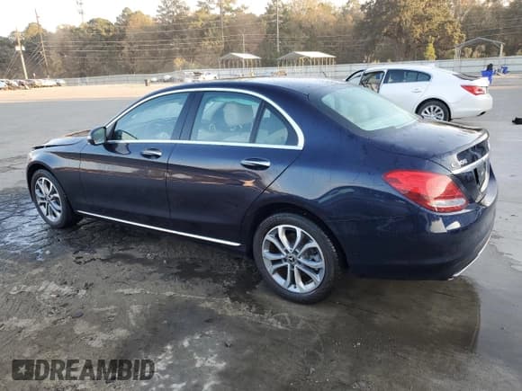 ✅ 2018 Mercedes-Benz C 300 • VIN: WDDWF4KB2JR327193 • Lot: 93684195. Wystawiony na Copart z przebiegiem 61 567 mil. Bezpłatny archiwum sprzedaży aukcyjnych z USA i szczegółowy raport historii pojazdu na DreamBid. Zdjęcie 2.