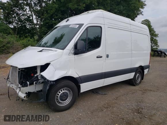 ✅ 2024 Mercedes-Benz Sprinter • VIN: W1Y4NBHY2RT184311 • Лот: 83865885. Опубликован ранее на Copart с пробегом 6 405 миль. Бесплатный доступ к архиву аукционных продаж из США и подробный отчёт об истории автомобиля на DreamBid. Изображение 1.