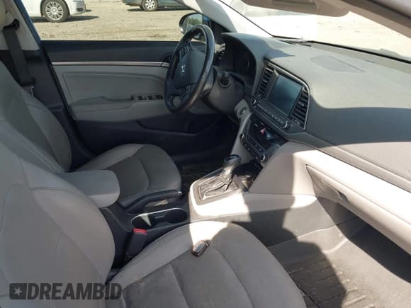 ✅ 2017 Hyundai Elantra SE • VIN: 5NPD84LF8HH061841 • Lot: 43100726. Listed on IAAI with 129,404 mi. Free auction sales archive from the USA and detailed vehicle history report at DreamBid. Image 5.