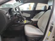 ✅ 2023 Hyundai Kona SEL • VIN: KM8K62AB4PU980351 • Лот: 69726065. Опубликован ранее на Copart с пробегом 48 166 миль. Бесплатный доступ к архиву аукционных продаж из США и подробный отчёт об истории автомобиля на DreamBid. Изображение 7.