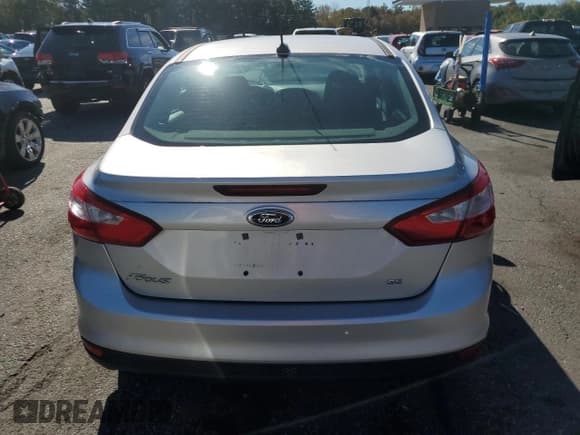 ✅ 2013 Ford Focus SE • VIN: 1FADP3F27DL336813 • Lot: 82235285. Listed on Copart with 85,967 mi. Free auction sales archive from the USA and detailed vehicle history report at DreamBid. Image 6.