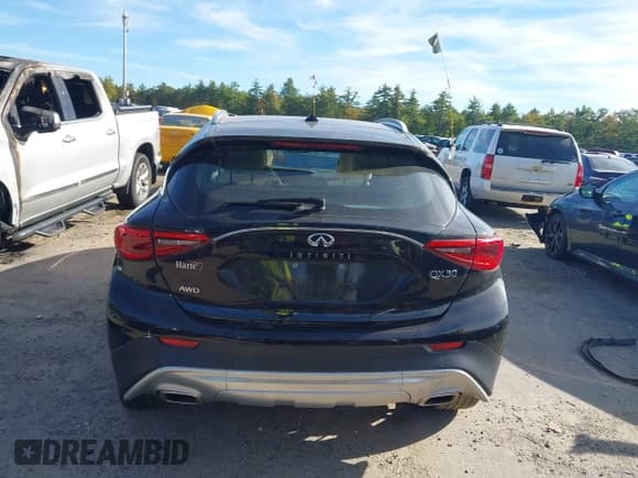 ✅ 2018 Infiniti QX30 Premium • VIN: SJKCH5CR4JA044637 • Лот: 43355906. Опубликован ранее на IAAI с пробегом 106 362 миль. Бесплатный доступ к архиву аукционных продаж из США и подробный отчёт об истории автомобиля на DreamBid. Изображение 16.