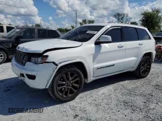 ✅ 2018 Jeep Grand Cherokee Laredo • VIN: 1C4RJEAG9JC429554 • Лот: 86889345. Опубликован ранее на Copart с пробегом 143 567 миль. Бесплатный доступ к архиву аукционных продаж из США и подробный отчёт об истории автомобиля на DreamBid. Изображение 1.